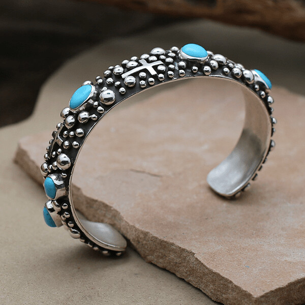 Akee Douglas 1/2&quot; turquoise bracelet - Rain Drop design