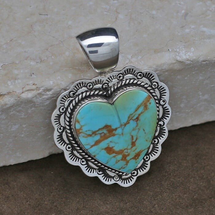 Medium sized turquoise heart pendant-BIL 639
