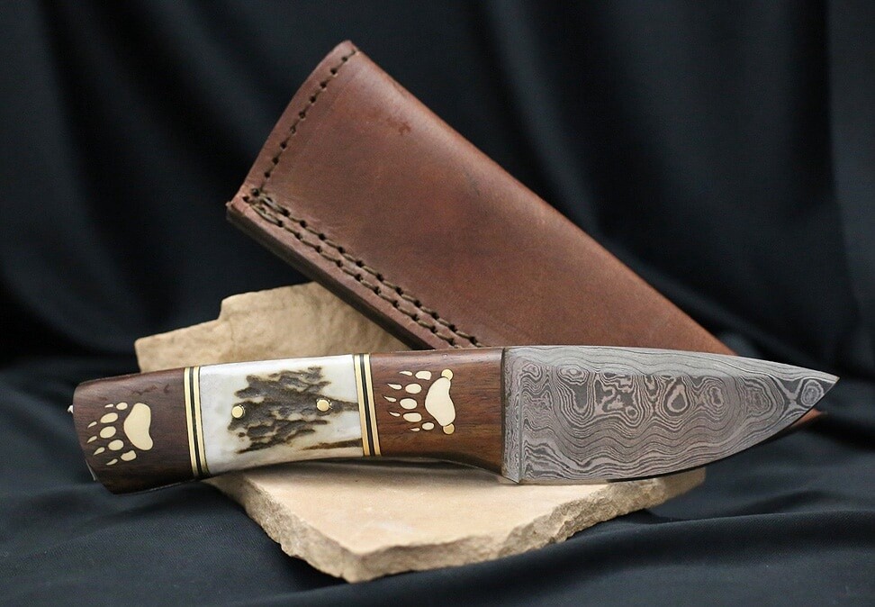 DG 104 Heavy Damascus steel knife with bear paw design