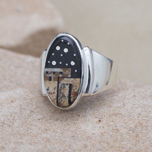 Small oval ring w/unique silver setting-AP 118