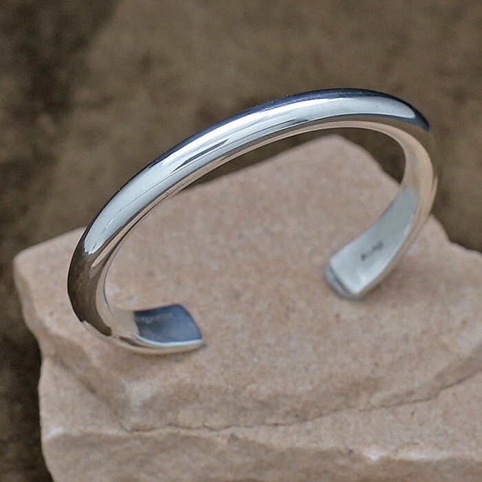 Medium sized Marc Antia round wire bracelet- MA 143