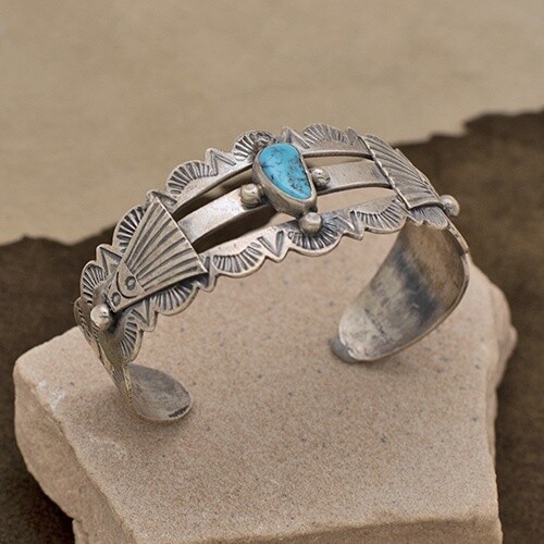 Scallop edge Vintage Navajo bracelet with Morenci Turquoise
