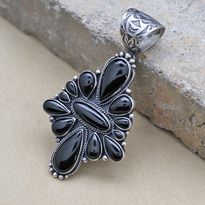 Cluster black onyx pendant- BIL 651