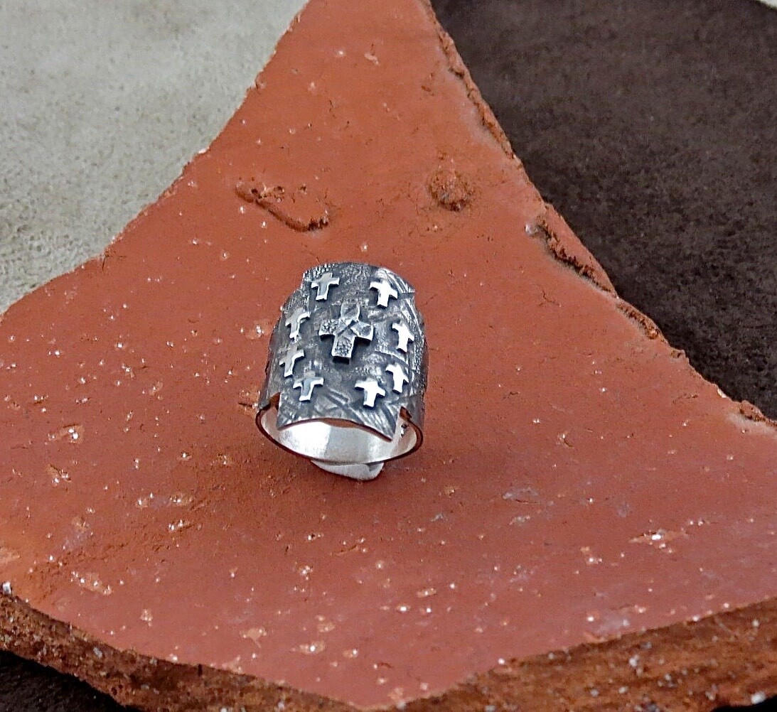 Wide multi cross silver ring