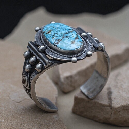 Heavy gauge traditional Navajo bracelet w/ Kingman turquoise -Bil 473