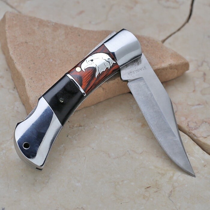 Medium sized pocket knife w/ eagle-TG 136