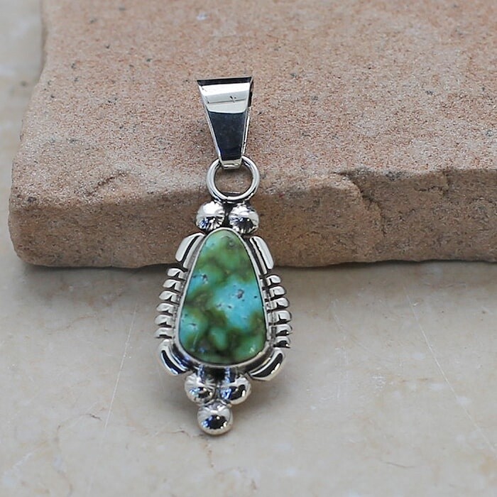 Small pendant by artist Marie Bahe-ANA 1510