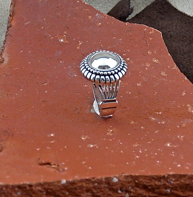 Small silver ring, Ring Size: Bil115