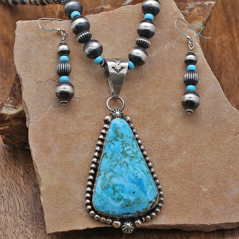 Large triangle shaped pendant & necklace set