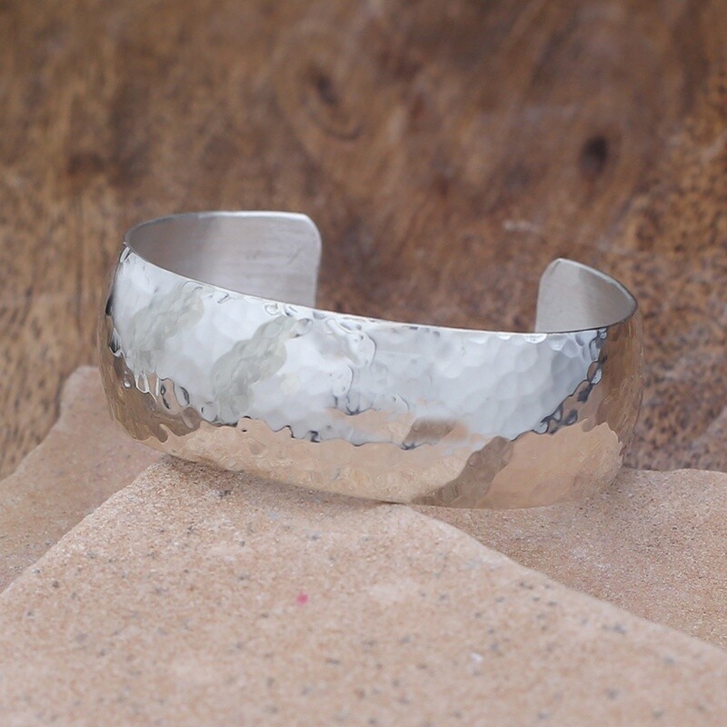 3/4&quot; Hammer texture cuff bracelet