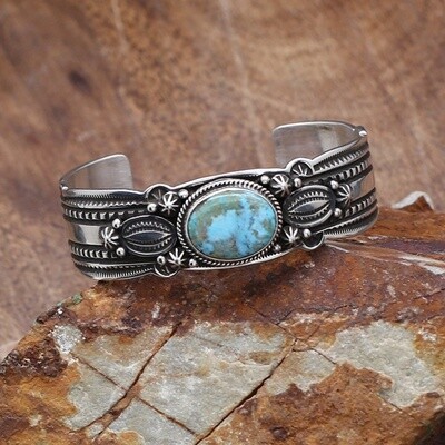 Oval stone cuff bracelet