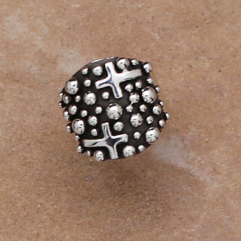 Wide ring w/ Rain Drop design