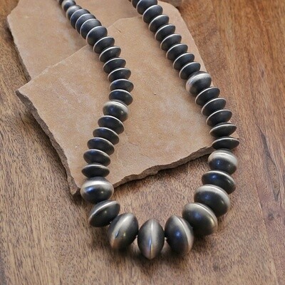 Graduated Navajo pearls w/ round &amp; saucer styles