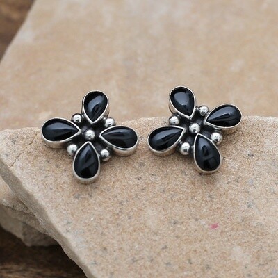 Flower design black onyx earring