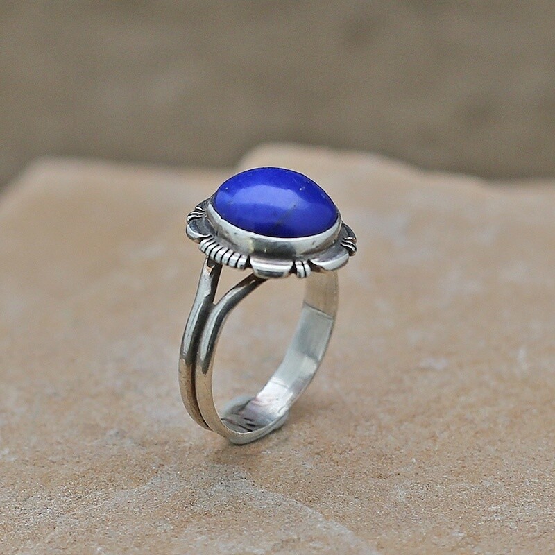 Small round Lapis stone ring