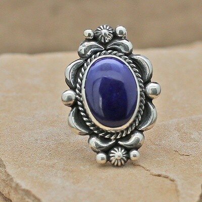 Elaborate Repousse´ ring with Lapis