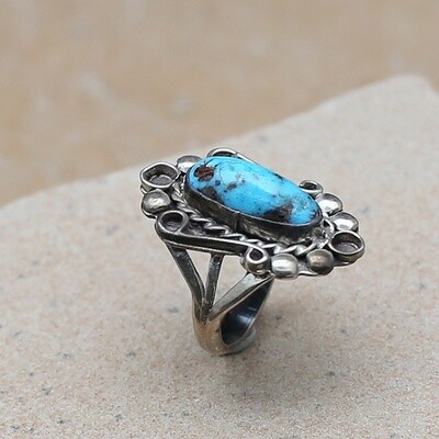Small vintage Persian turquoise ring