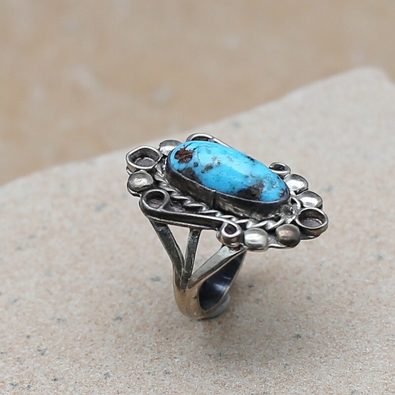 Vintage Native American Jewelry in Tucson - Spirit of Santa Fe Vintage Native American Jewelry in Tucson - Spirit of Santa Fe