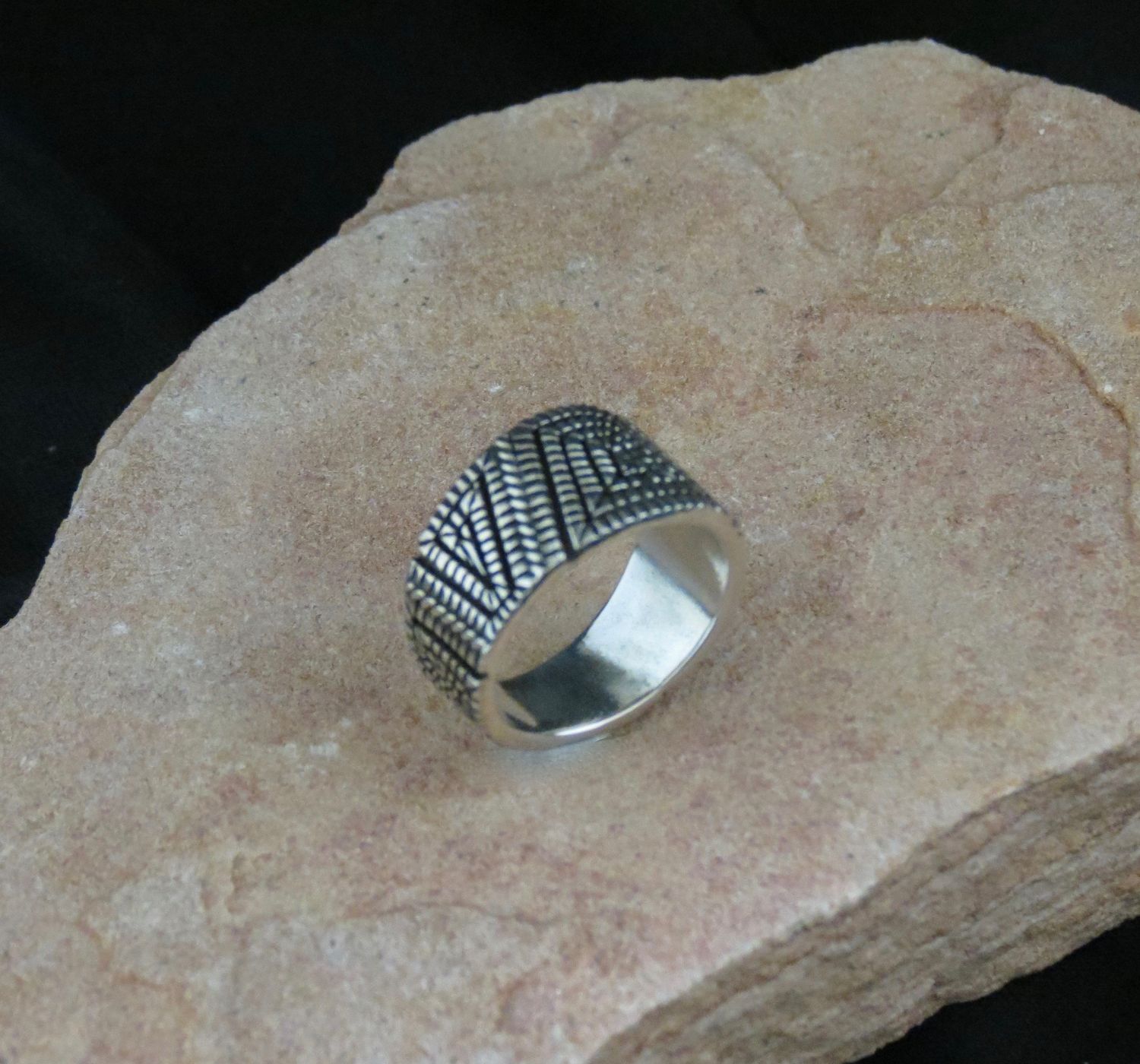 Basket weave pattern ring designed by Elgin Tom