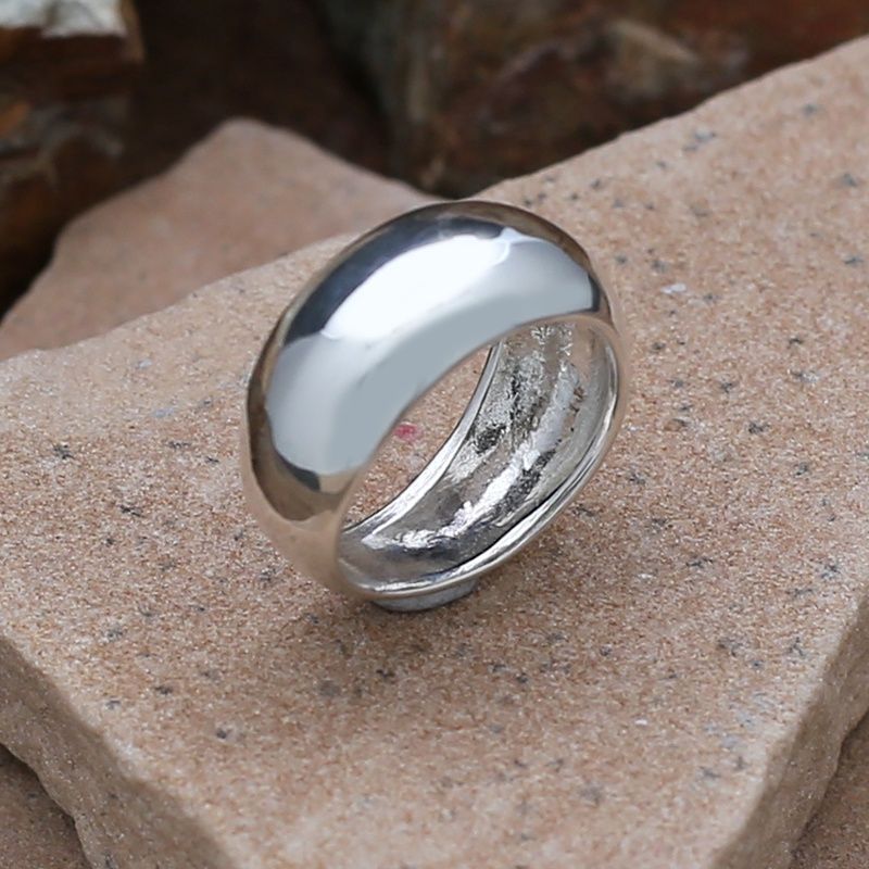 Smooth domed silver ring, Ring Size: Bil886