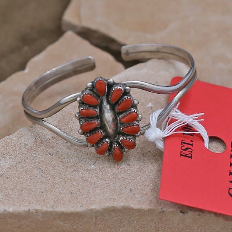 Zuni coral cluster bracelet-Pawn