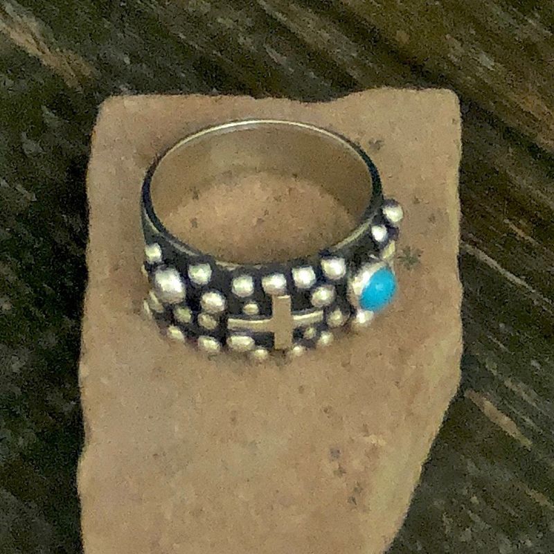 Thin Rain Drop design ring w/ turquoise