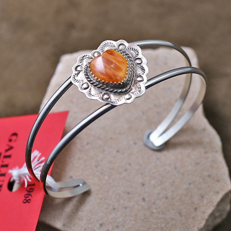 Pawn Jewelry-Navajo heart bracelet w/spiny oyster shell