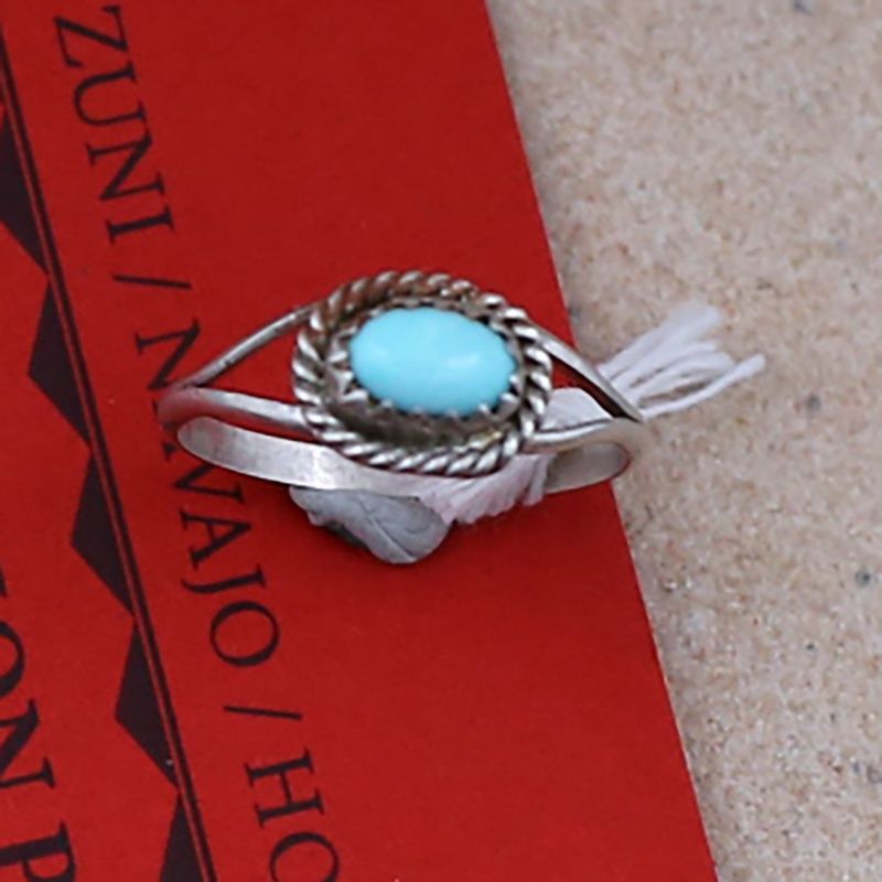 Pawn Jewelry- Small Navajo ring w/ turquoise