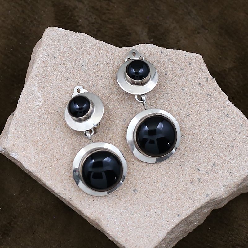 Navajo dangle disc earrings in Onyx