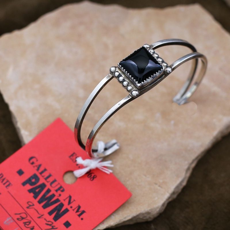 Pawn Jewelry- Navajo bracelet w/ black onyx