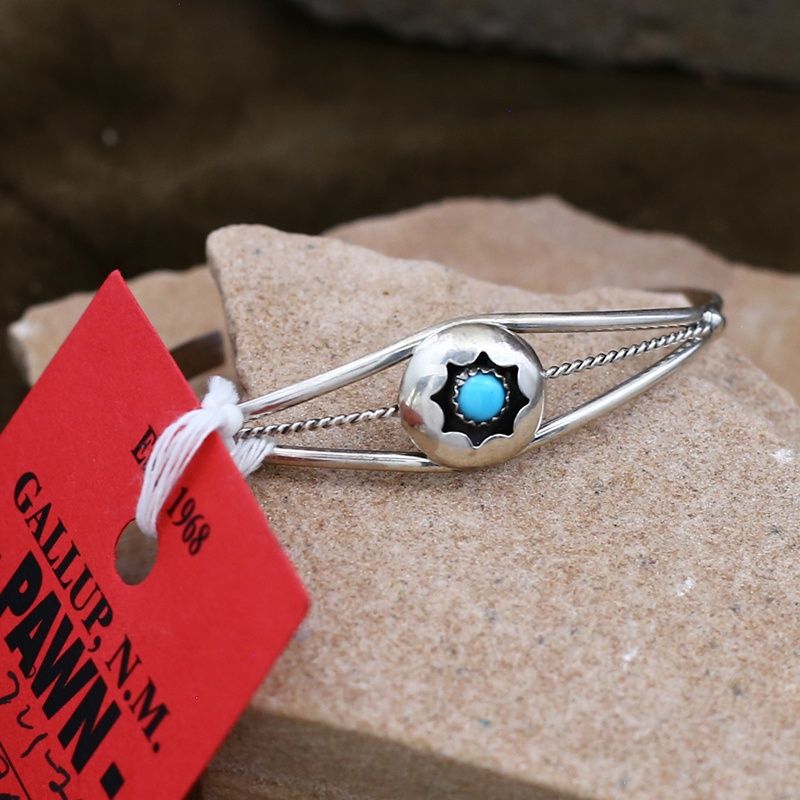Pawn Jewelry- round shadow box design Navajo bracelet