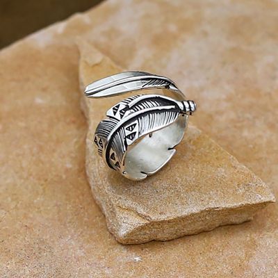 Wide band feather ring w/arrow patterns