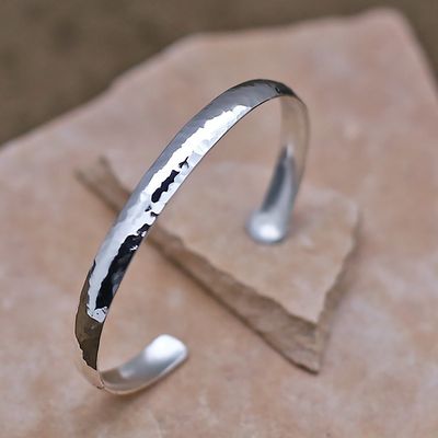 Thin hammered texture bracelet