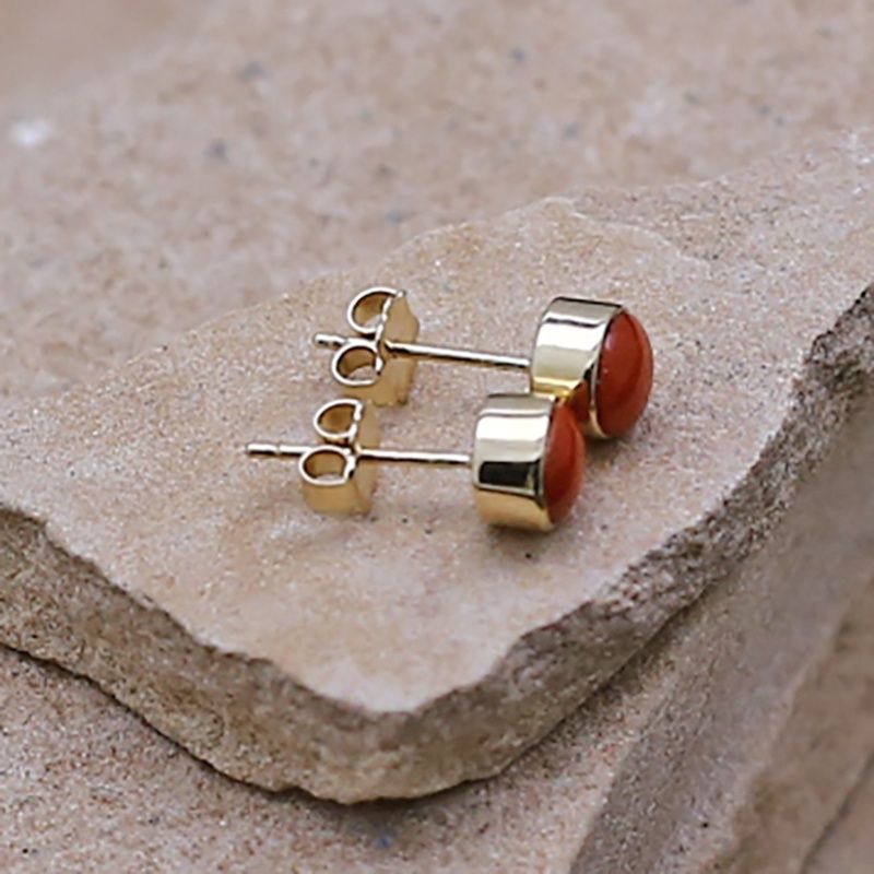 14kt gold stud earrings w/Coral-5MM