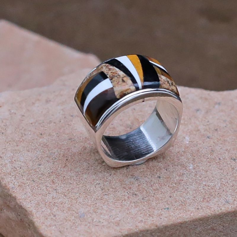 Contemporary Navajo inlay ring w/ flat bottom shank design