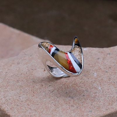 Contemporary Navajo &quot;V&quot; shaped ring