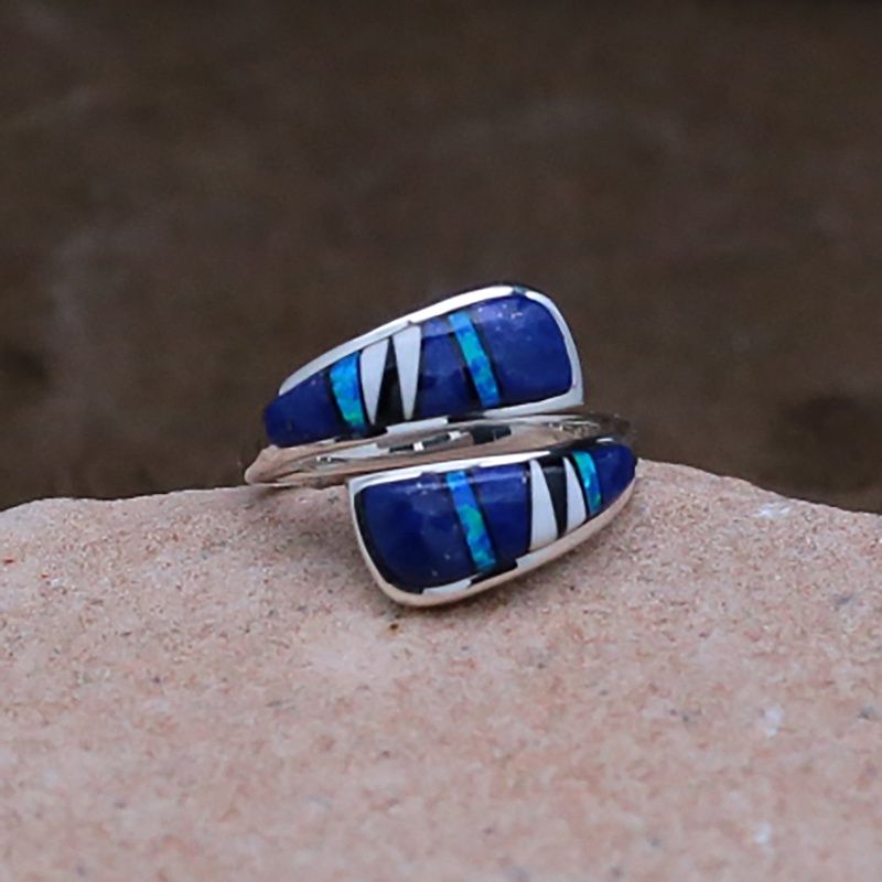 Contemporary Navajo inlay ring w/ unique inlay design
