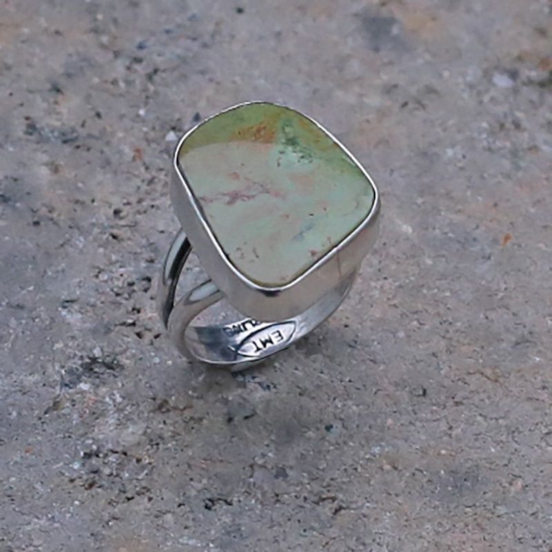Travis Teller contemporary styled ring w/Royston turquoise