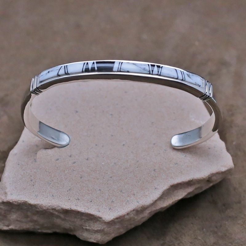 Inlay Navajo bracelet w/ White buffalo stone