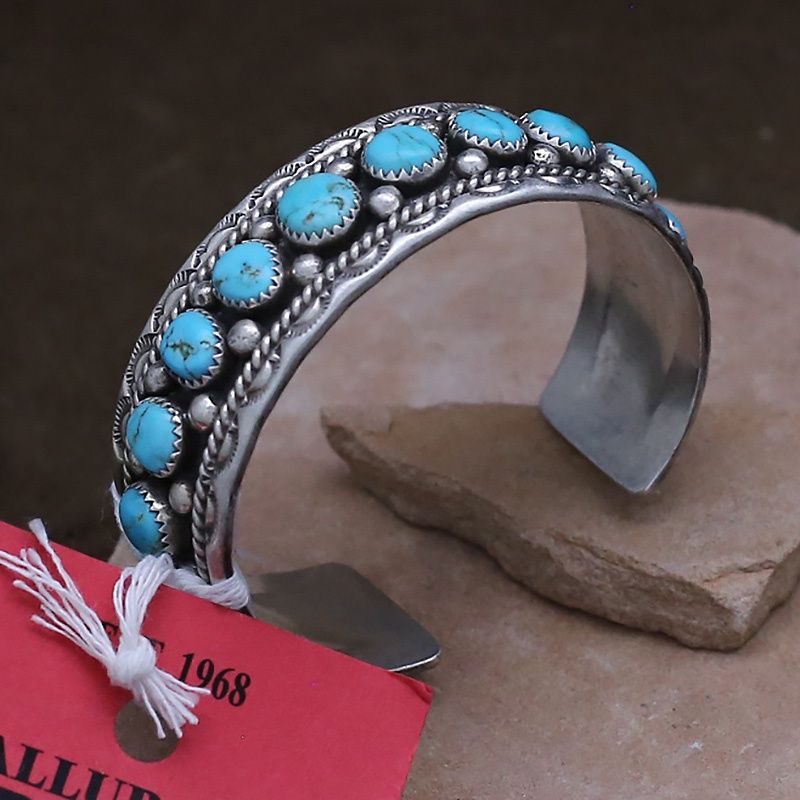 Pawn Jewelry- Navajo bracelet w/ 15 turquoise stones