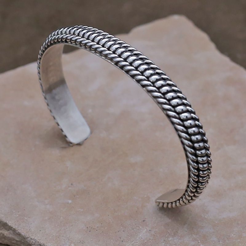 Thin twist wire bracelet-Navajo