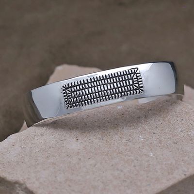 Basket weave design cuff w/ smooth accents