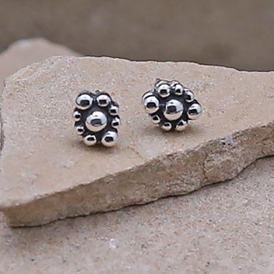 Mini flower post earring