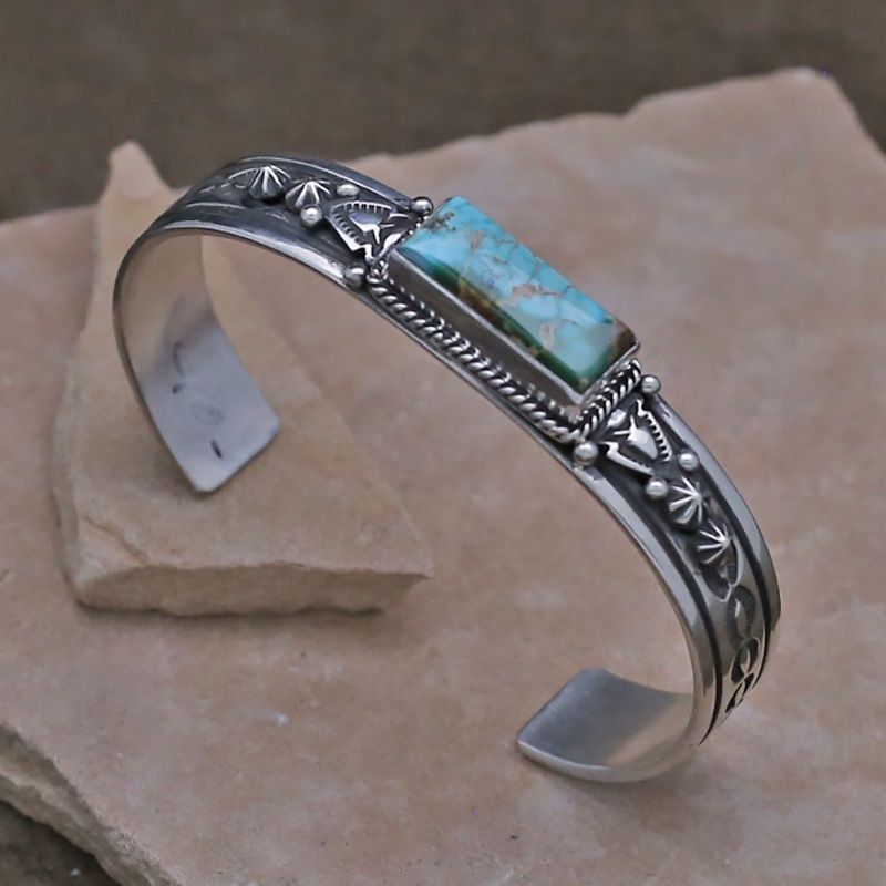 Thin Navajo bracelet w/ rectangular turquoise stone