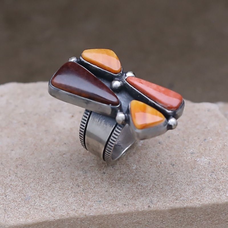 Contemporary Navajo cluster ring w/ spiny oyster shell