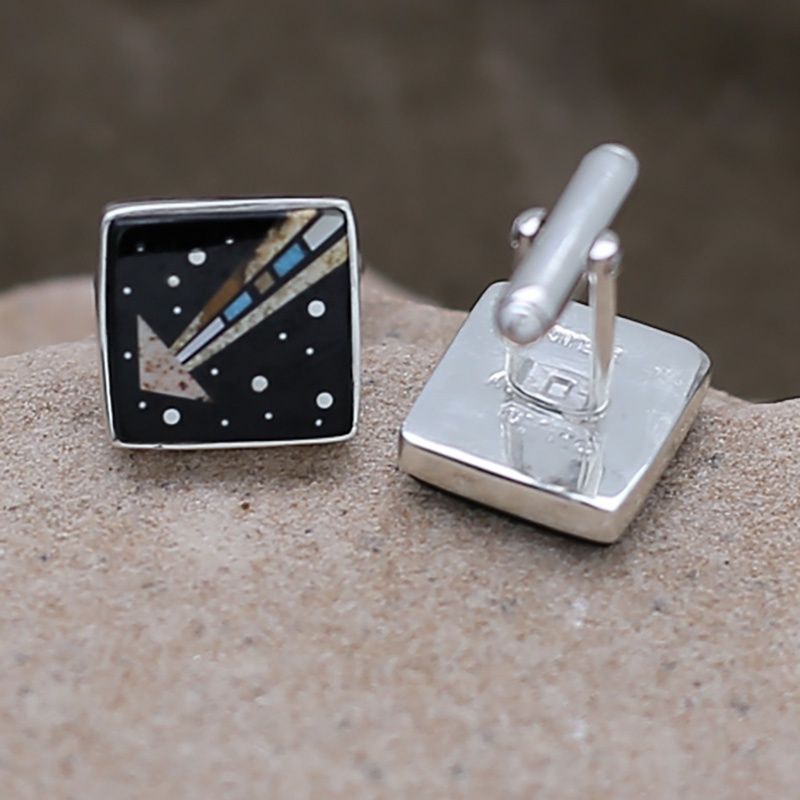 Square cuff links with shooting arrow design