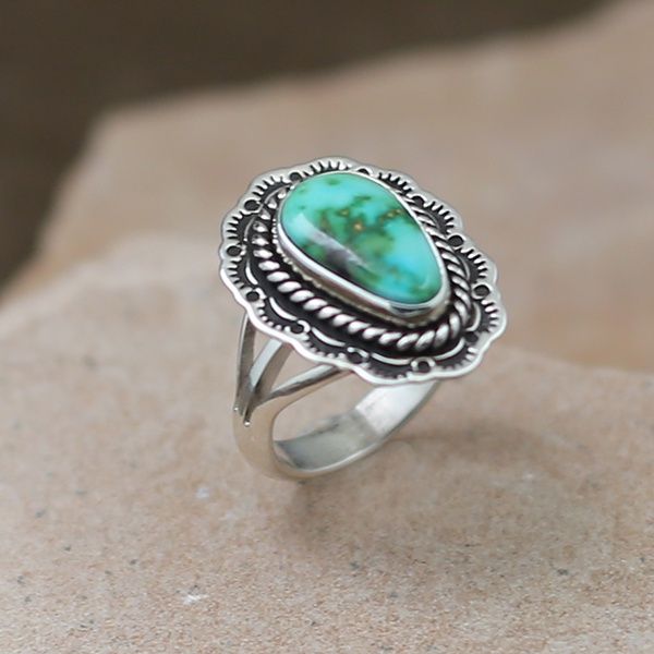 Sonoran gold turquoise ring w/ scalloped edge