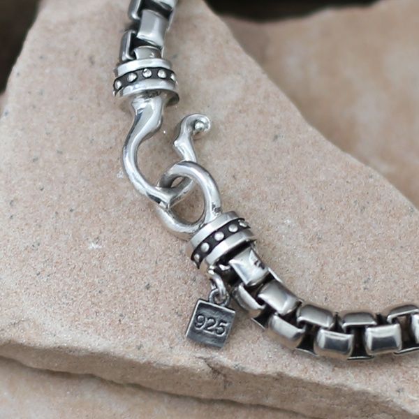 Heavy link chain bracelet