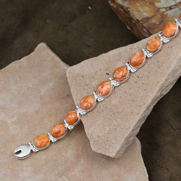 Oval link bracelet w/Orange spiny oyster shell
