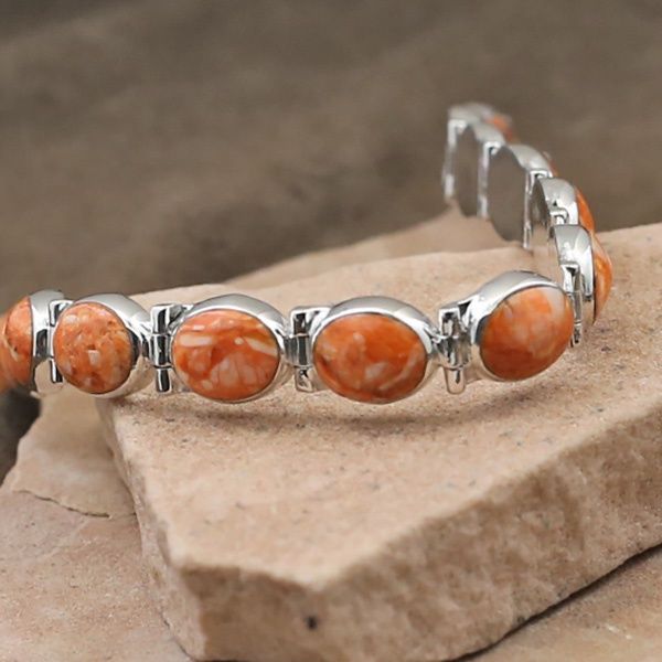 Oval link bracelet w/Orange spiny oyster shell